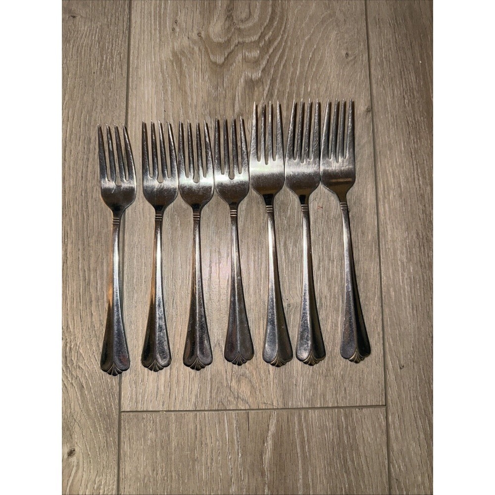 7 PCs Rogers COUNTRY SHELL GOLD Glossy Gold Tip Flatware Dinner Fork Salad *read